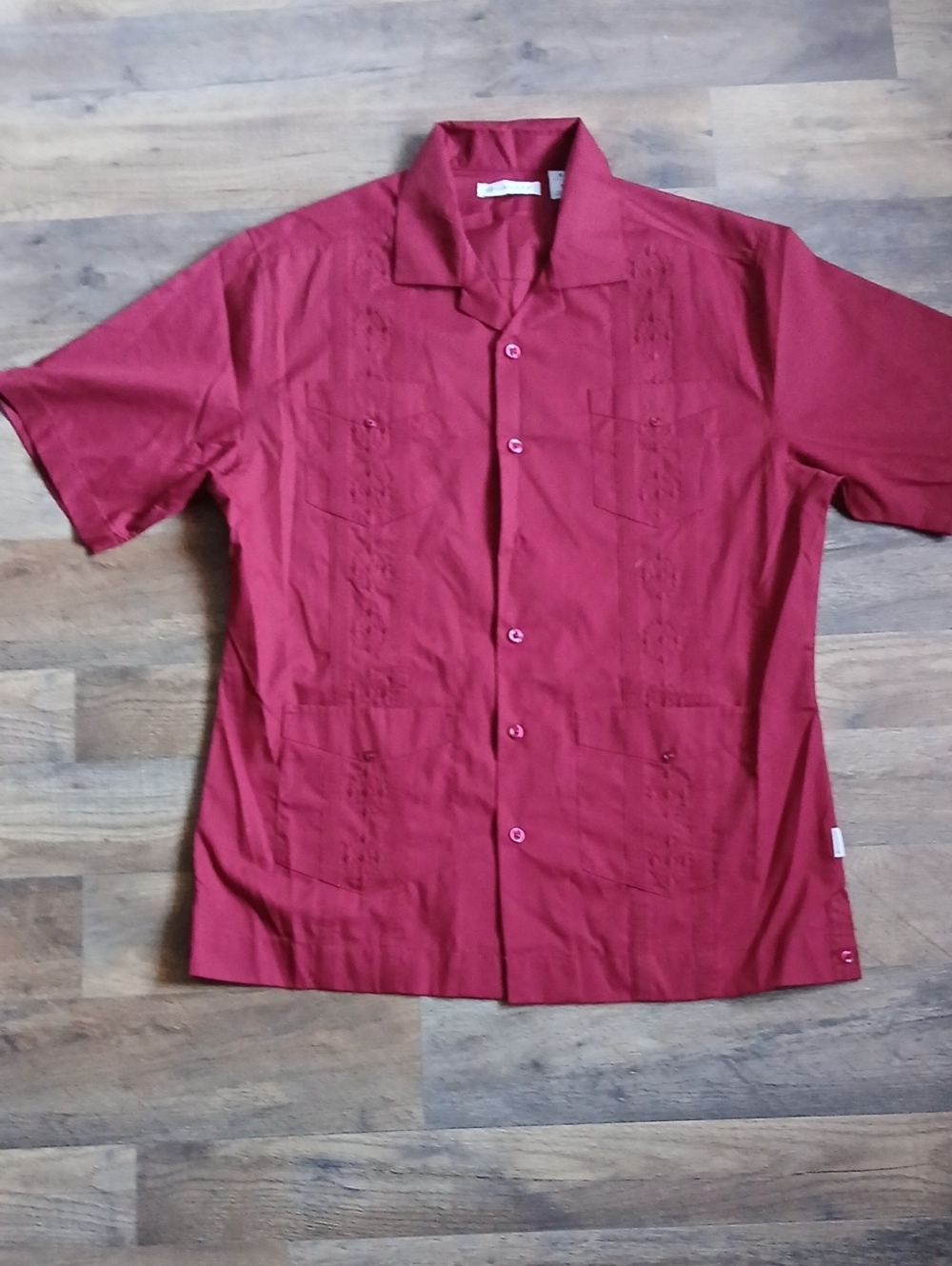 Cubavera Men's Short-Sleeve Button-Down Guayabera in Deep Red
